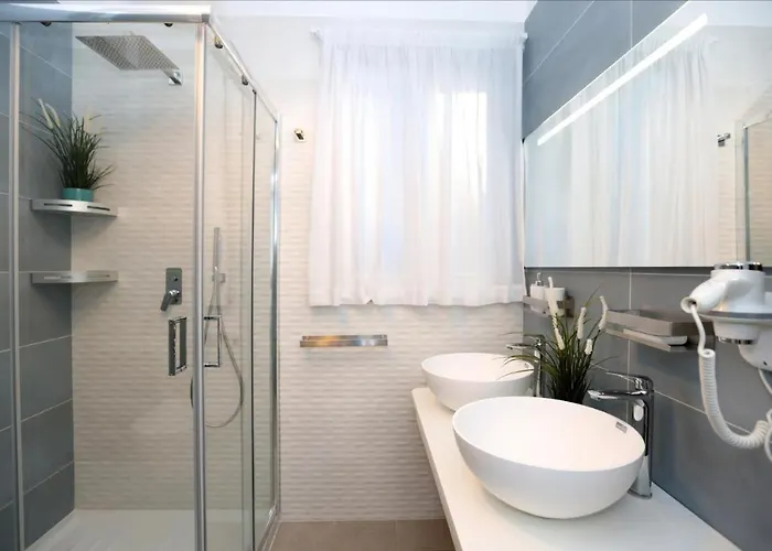 In Dei In - 3* بوسيتانو